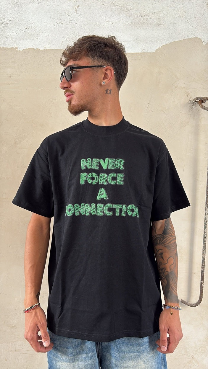 T-SHIRT CONNECTION