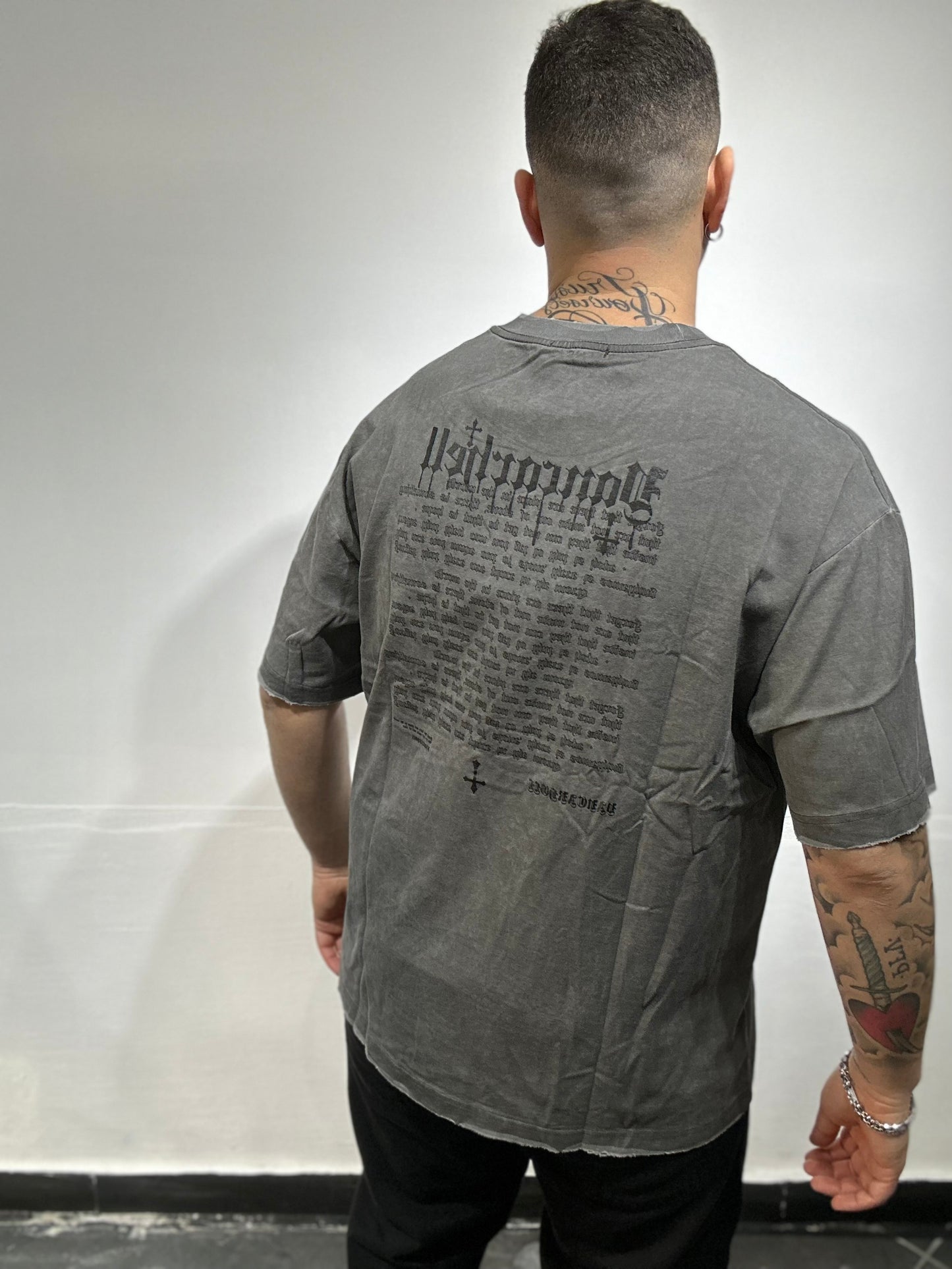 T-SHIRT GOTIC GREY - RowedStore
