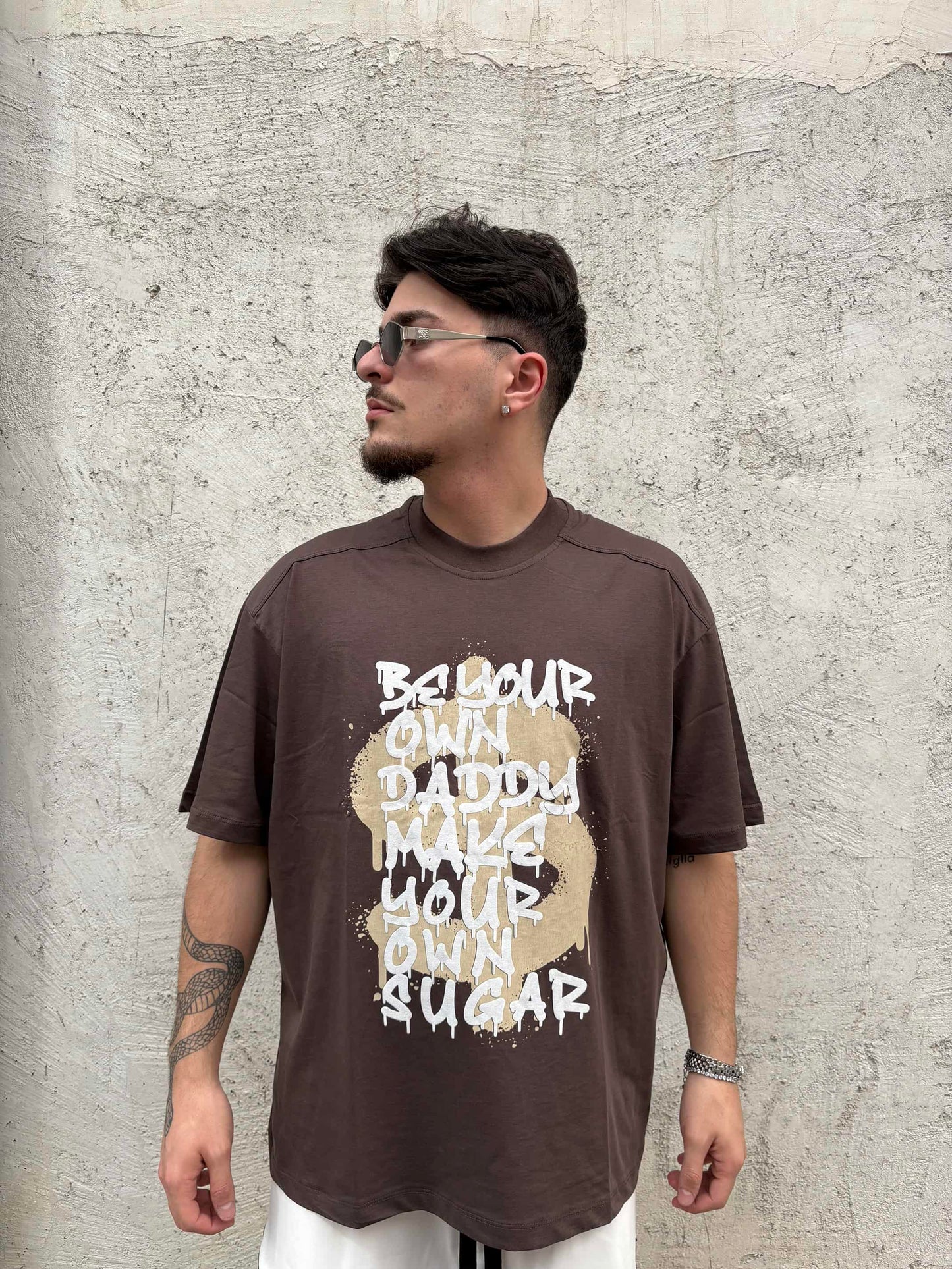 T-shirt dollar