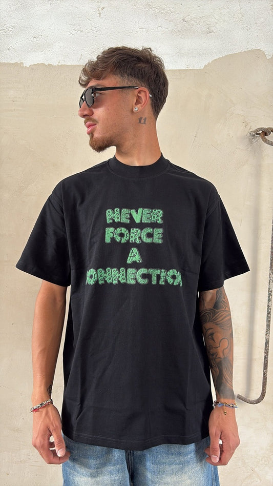T-SHIRT CONNECTION