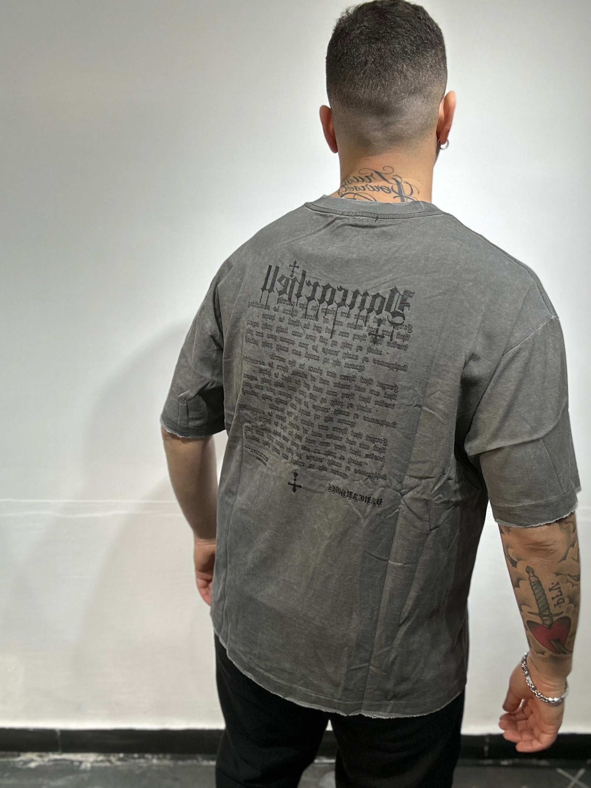 T-SHIRT GOTIC GREY - RowedStore